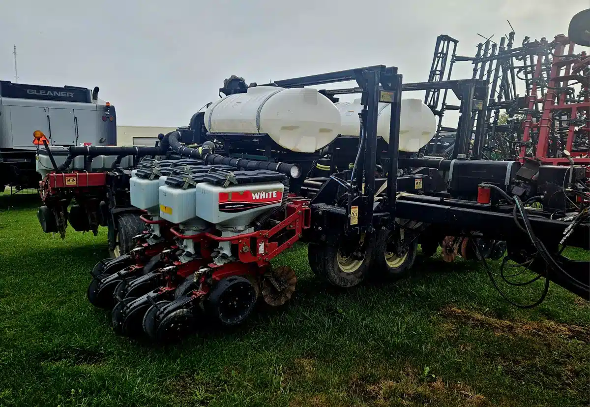 Gallery image 1 for Used White 8523 Planter