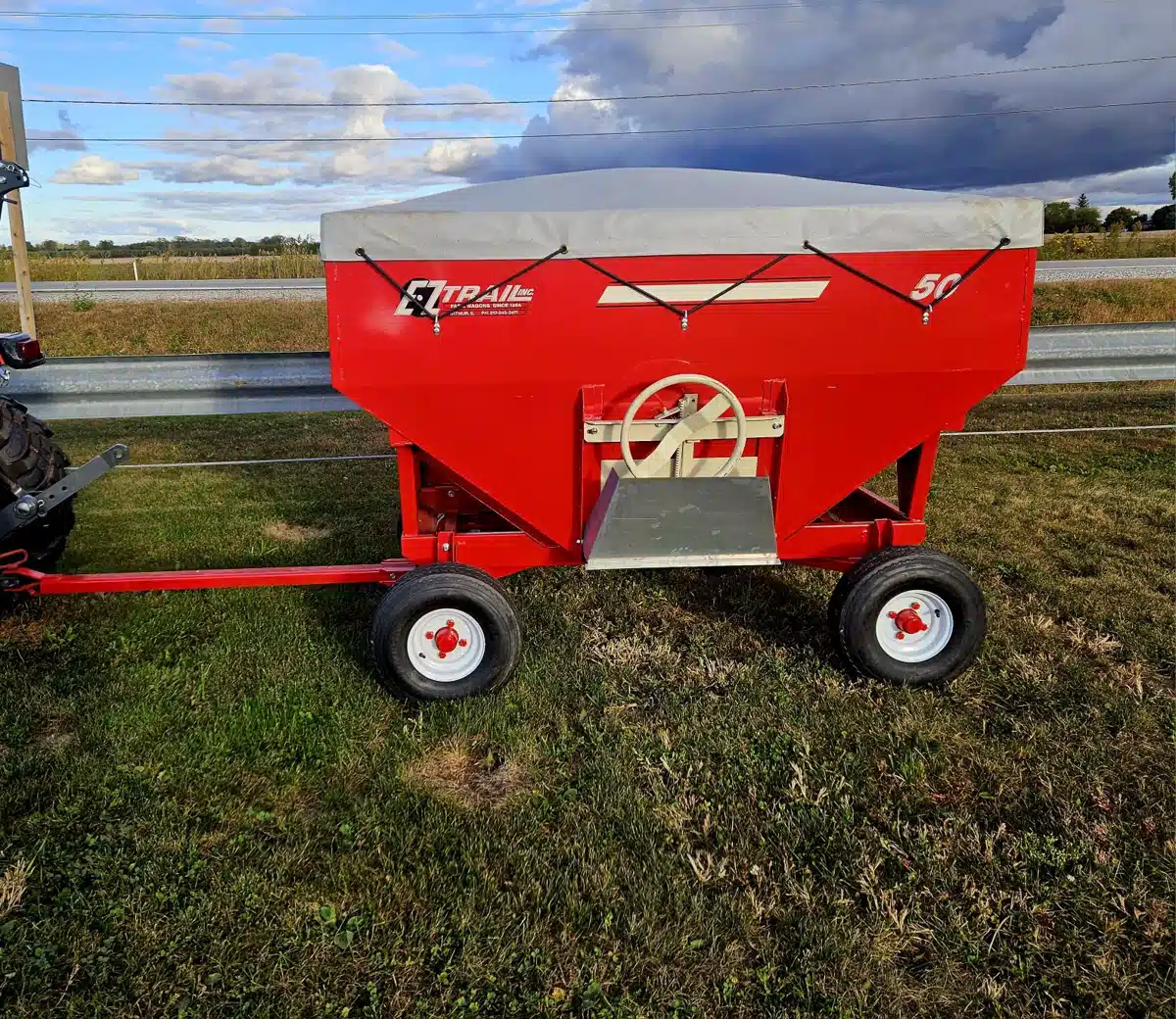 Gallery image 2 for New 2025 E-Z Trail 50 Gravity Box