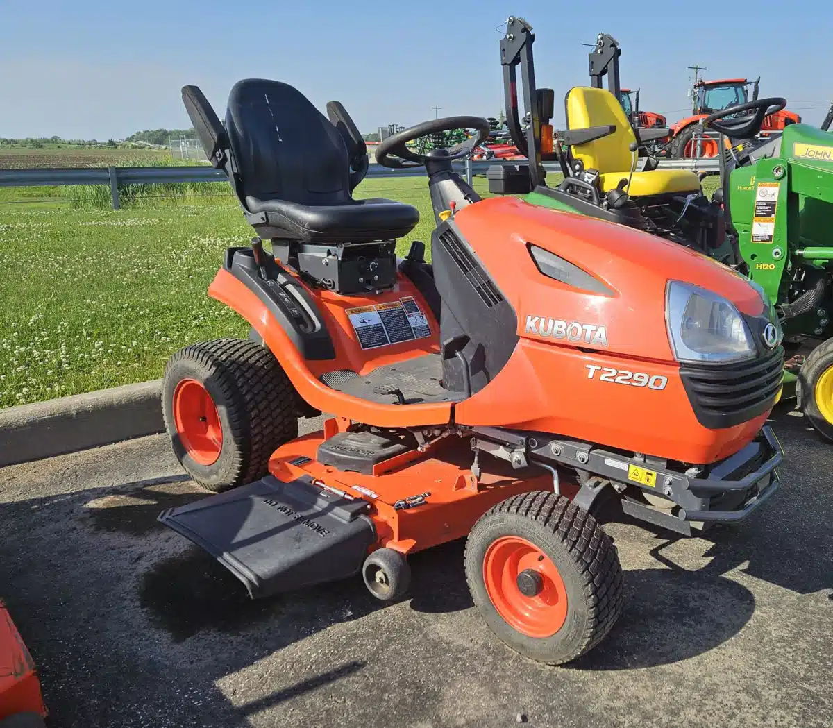 Gallery image 1 for Used 2019 Kubota T2290 Lawn Tractor