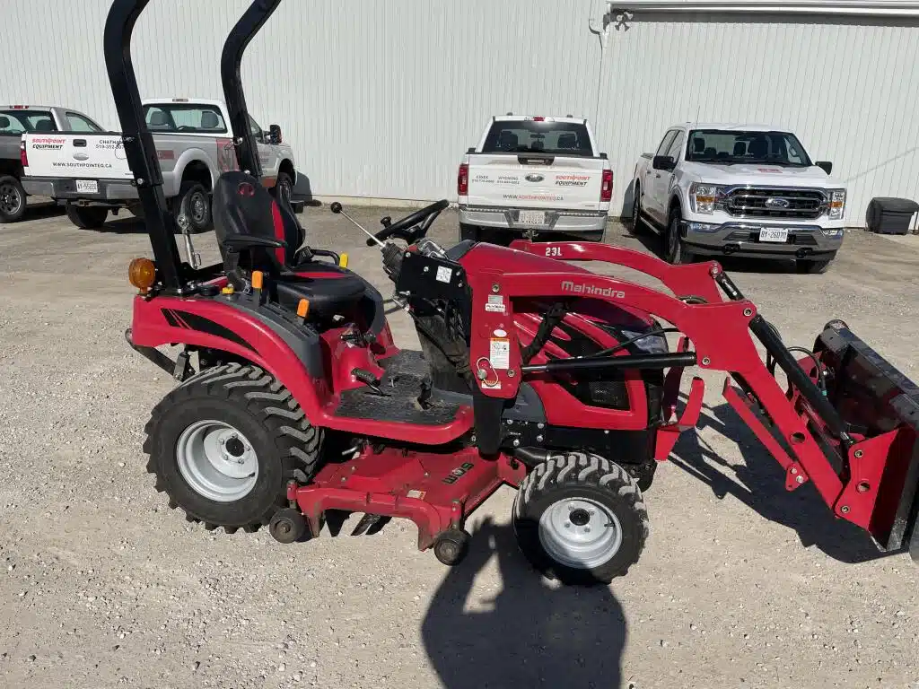 Gallery image 1 for Used 2023 Mahindra E Max 20S Tractor