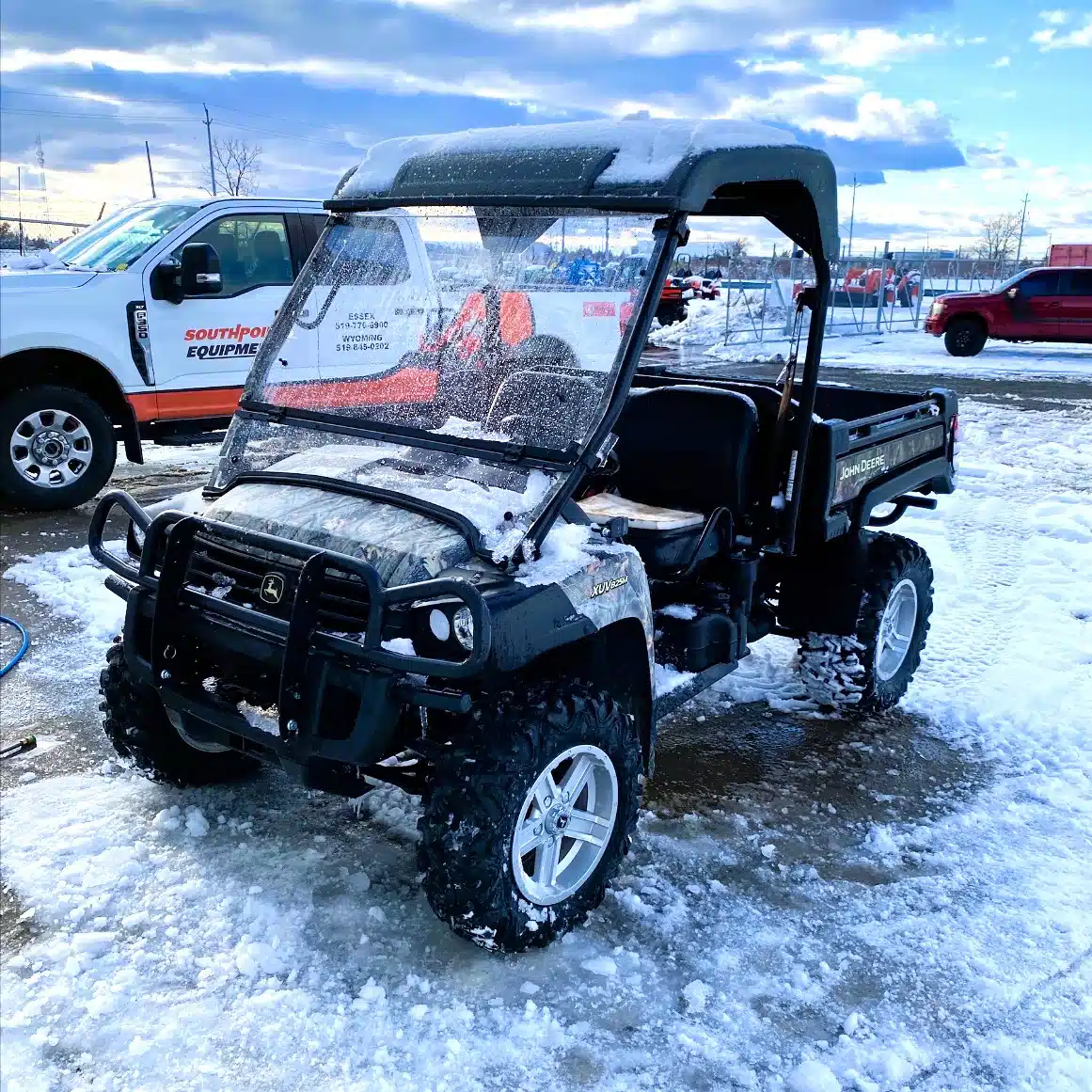 Gallery image 1 for 2019 John Deere 825 Utility Vehicle