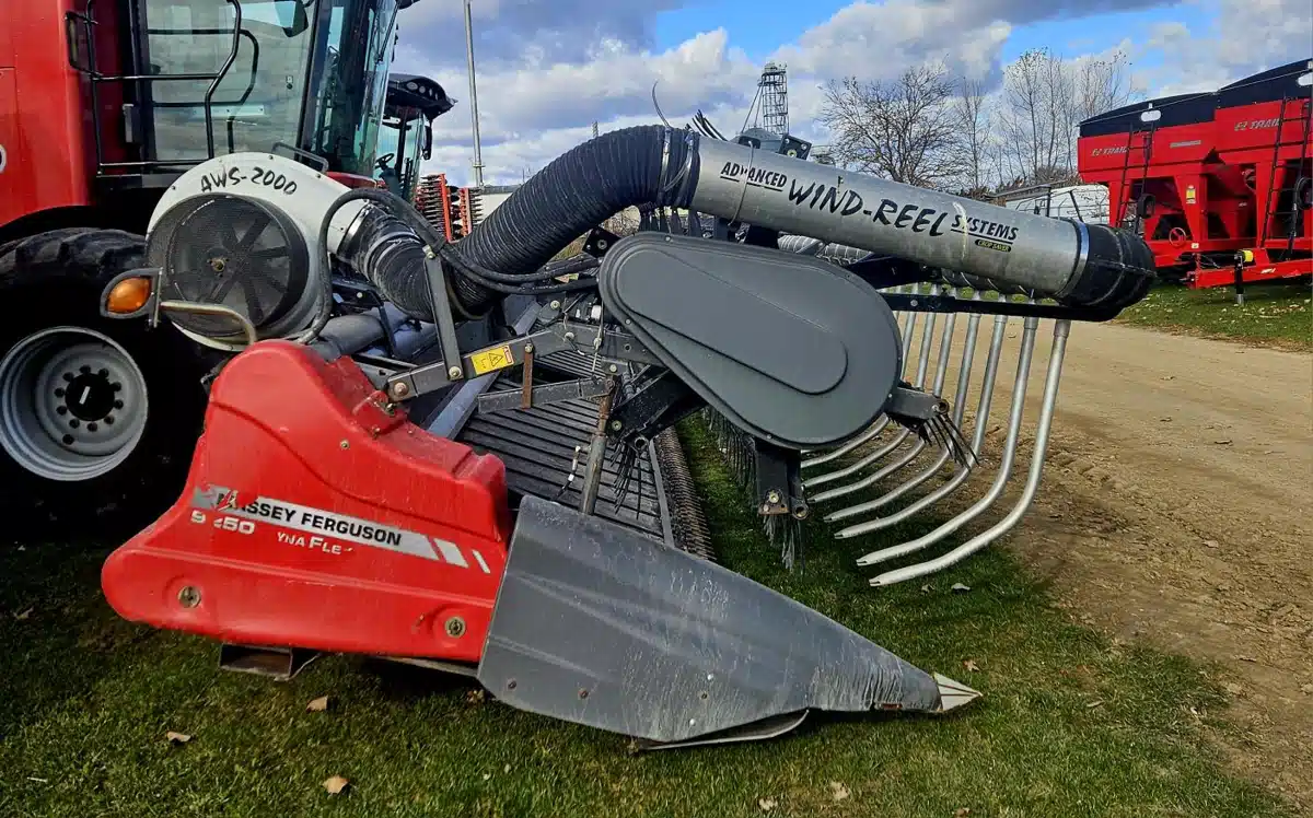 Gallery image 2 for Used 2013 Massey Ferguson 9250 Header - Draper