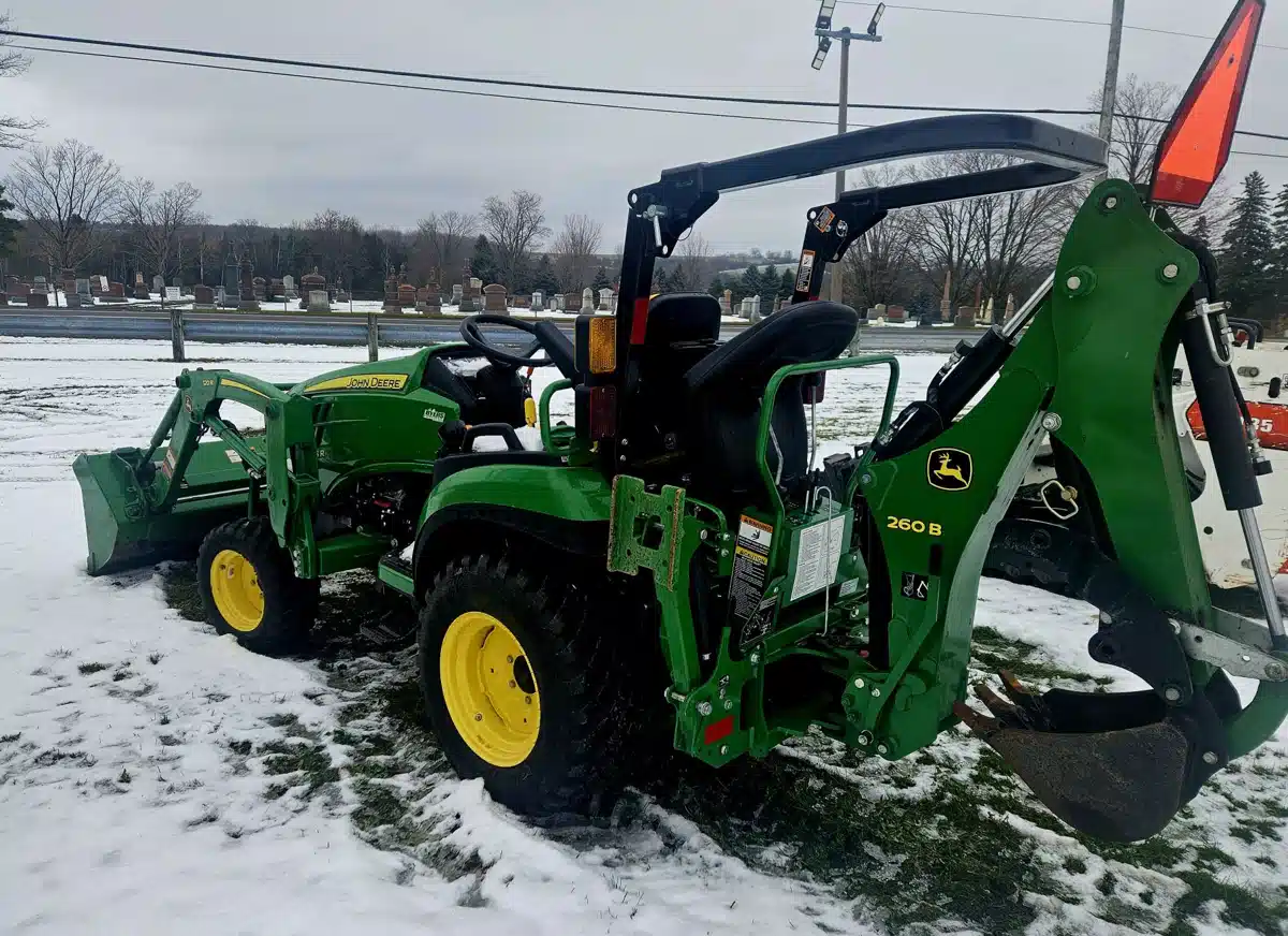 Gallery image 2 for 2023 John Deere 2025R Backhoe