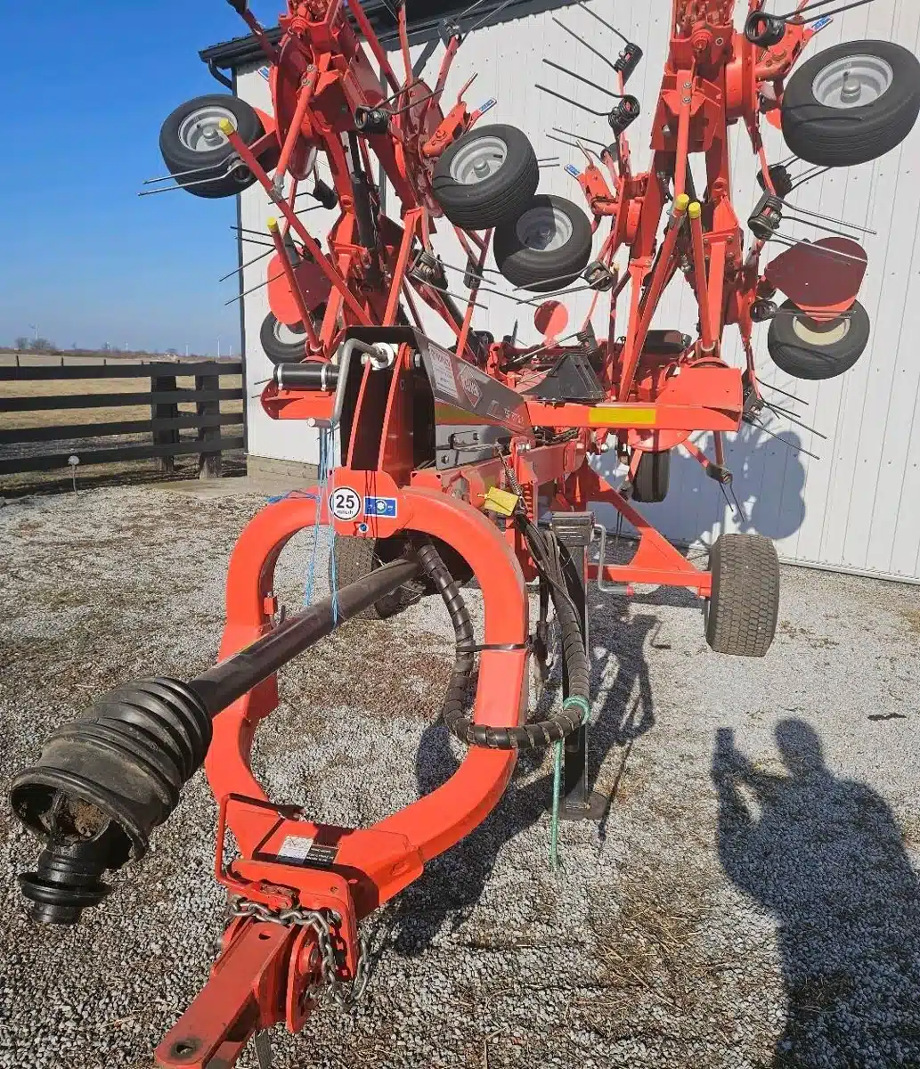 Gallery image 2 for Used 2023 Kuhn GF8712T Tedder Rake