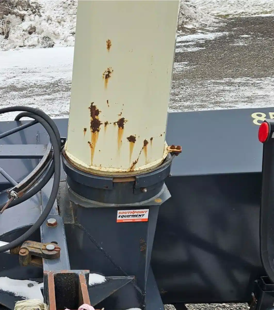 Gallery image 2 for Buhler Farm King 8520 Snow Blower