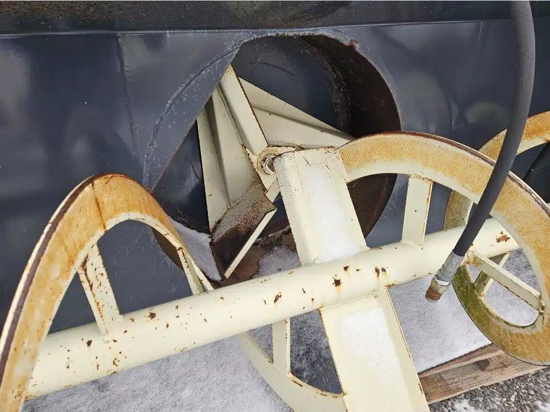 Gallery image 2 for Used Buhler Farm King 8520 Snow Blower