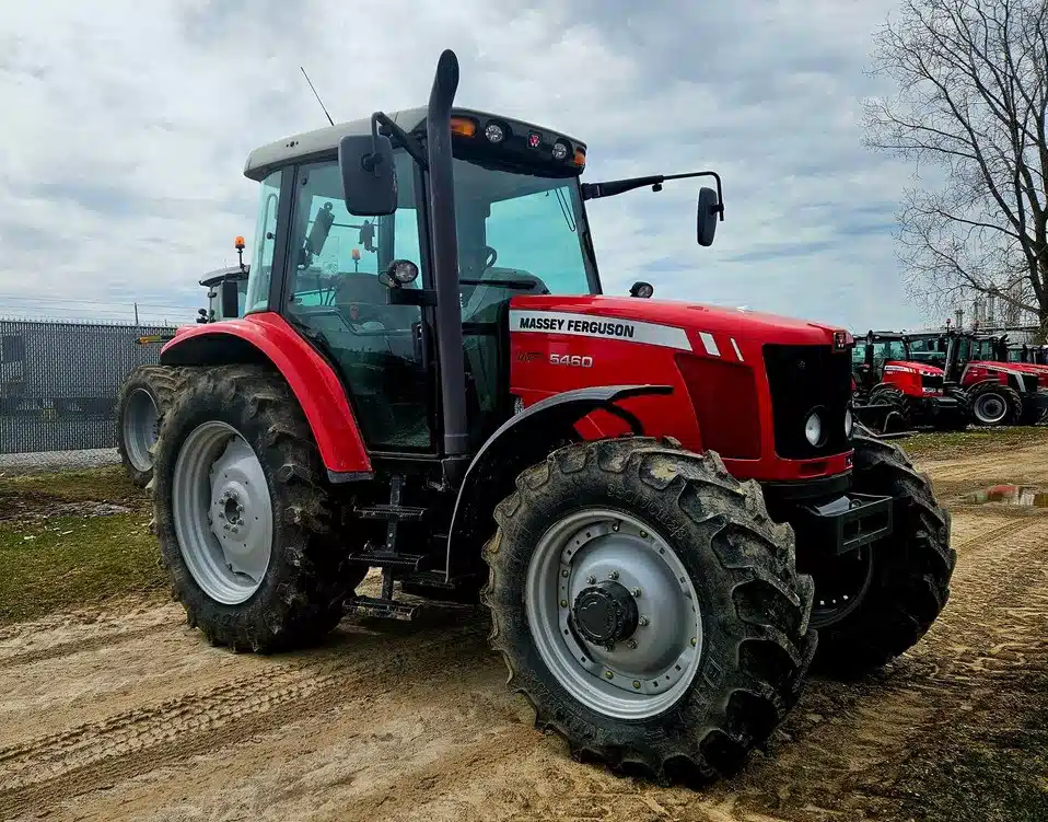 Photo de la Galerie 1 pour 2012 Massey Ferguson 5460 Tracteur