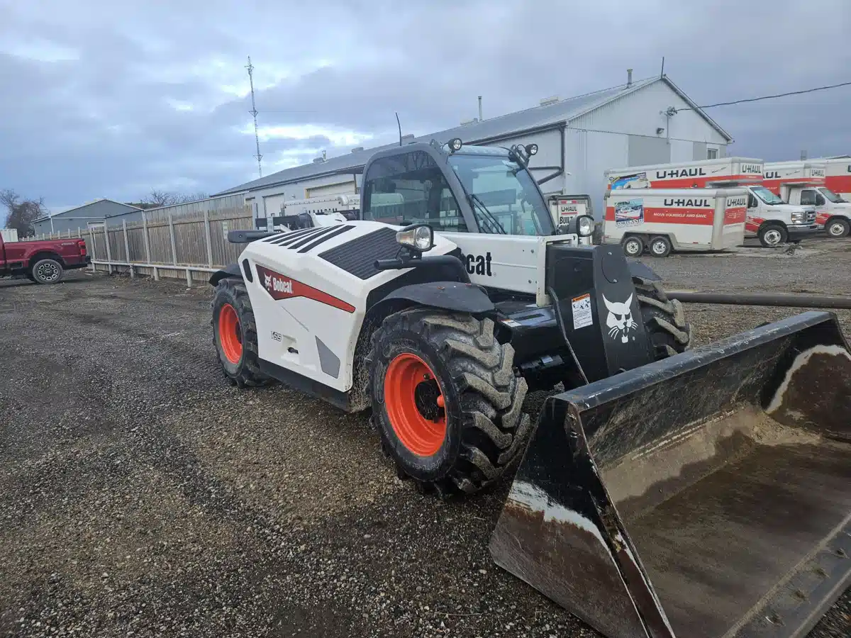 Gallery image 2 for 2020 Bobcat V519 TeleHandler