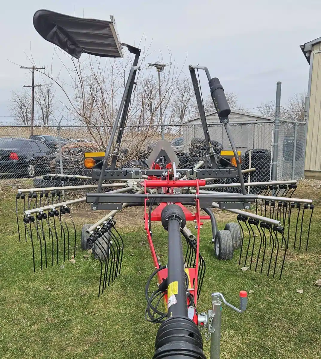 Photo de la Galerie 2 pour 2024 Massey Ferguson RK 451 TR râteau