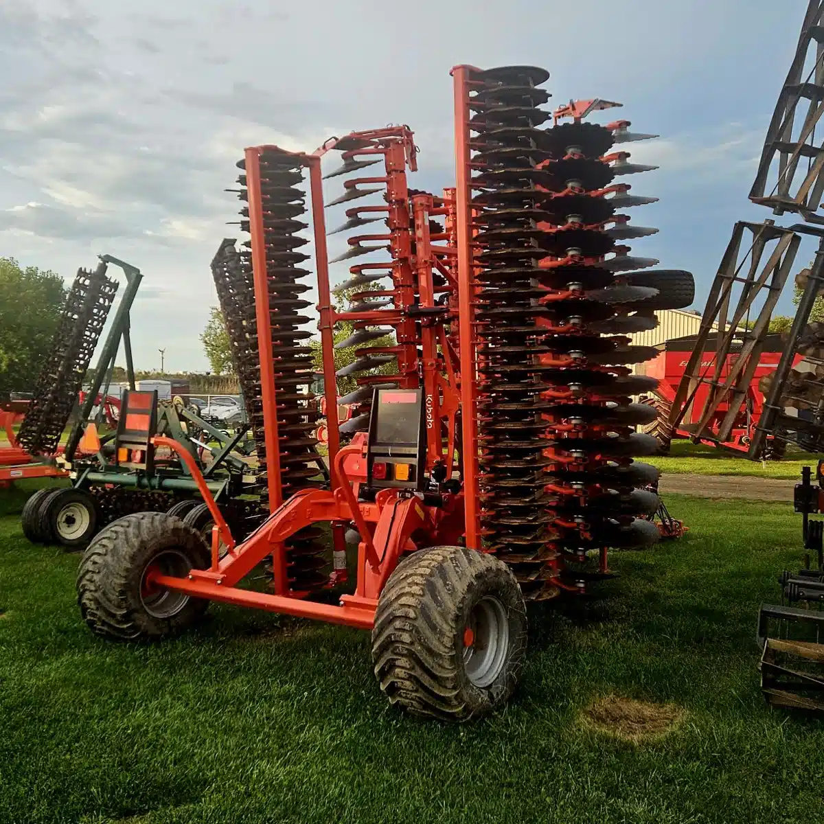 Gallery image 1 for 2023 Kubota CD2700T Disc