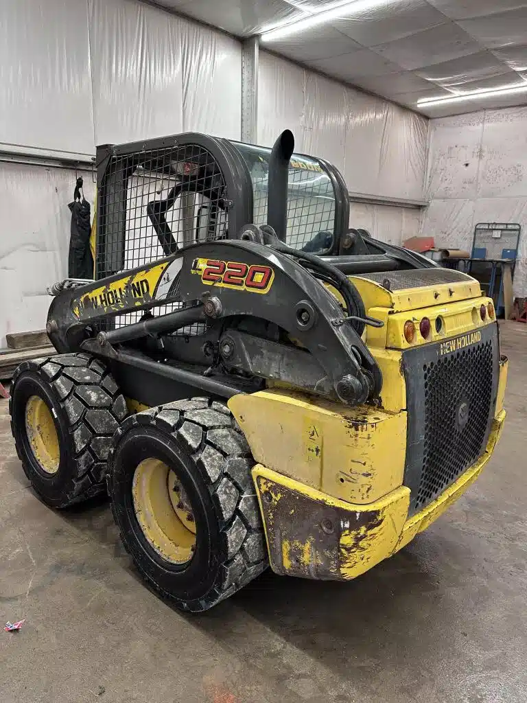 Photo de la Galerie 2 pour 2018 New Holland L220 chargeuse à direction à glissement
