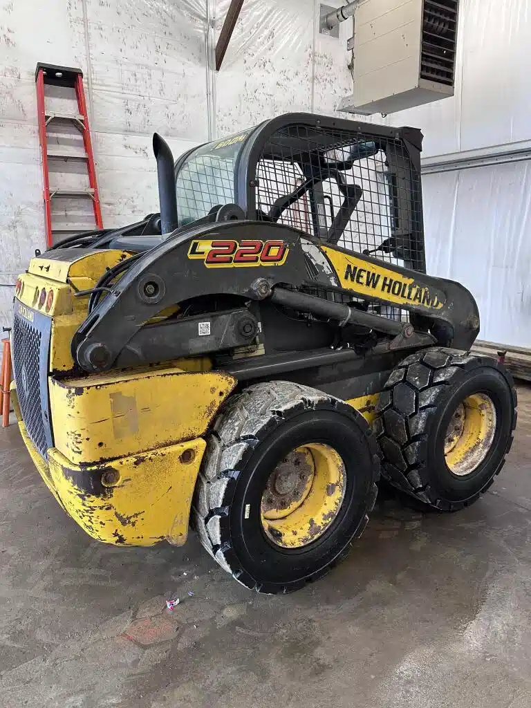 Photo de la Galerie 1 pour 2018 New Holland L220 chargeuse à direction à glissement