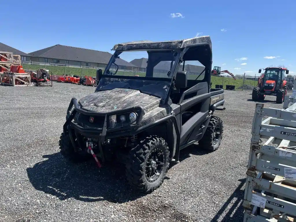 Gallery image 1 for 2021 John Deere XUV 590M Utility Vehicle