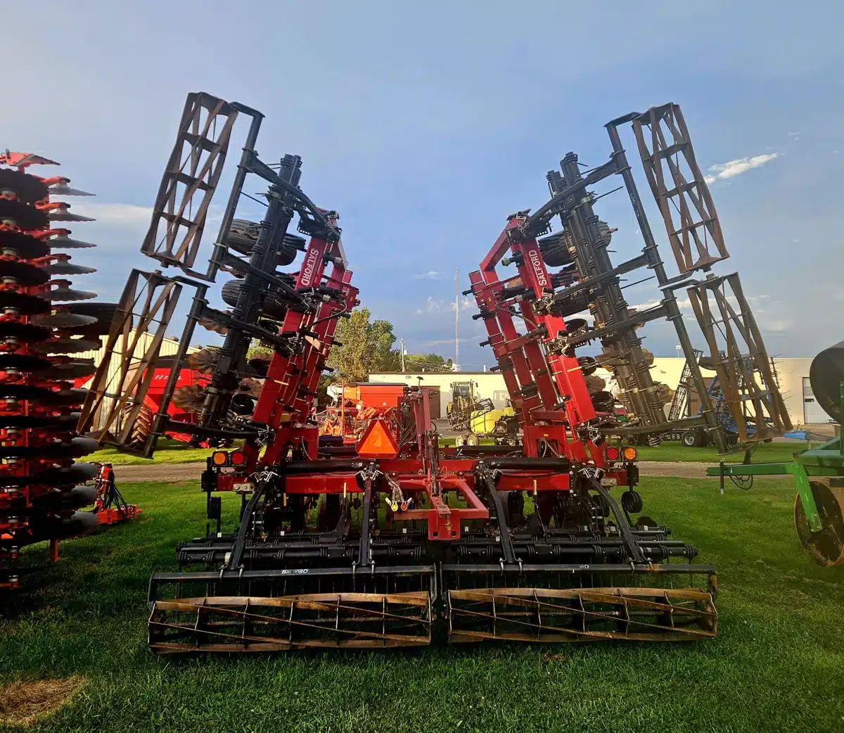 Photo de la Galerie 1 pour 2016 Salford I-1128 Labour vertical