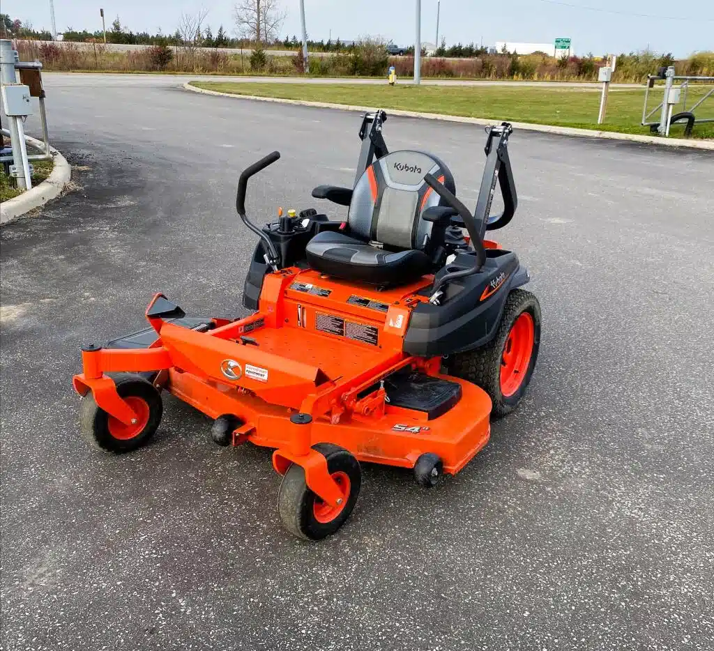 Photo de la Galerie 1 pour 2023 Kubota Z421KW-3-54 Tondeuse à rayon de braquage zéro
