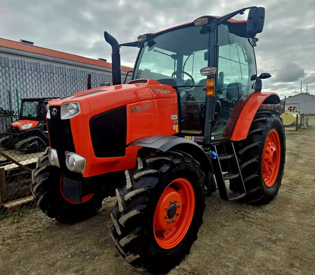 Photo de la Galerie 2 pour 2022 Kubota M6-111 Tracteur