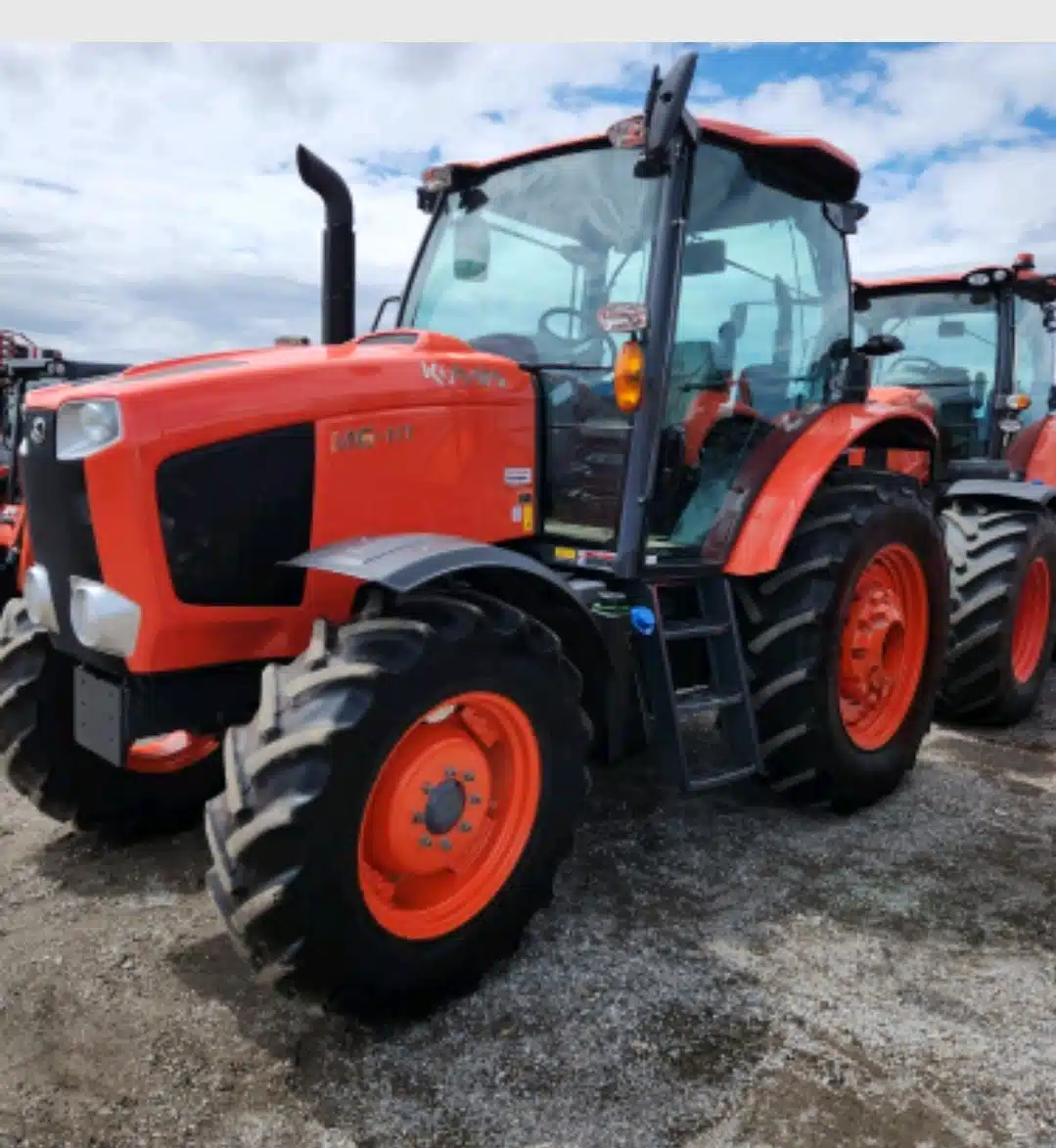 Photo de la Galerie 1 pour 2022 Kubota M6-111 Tracteur