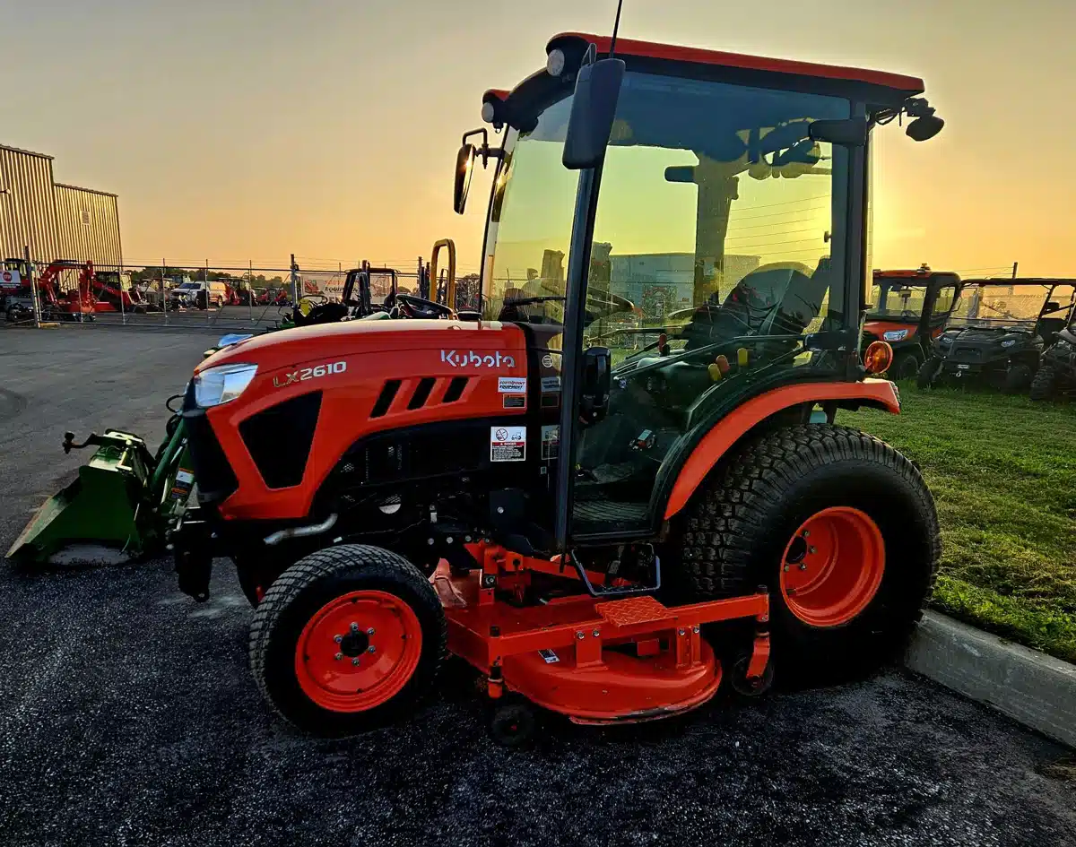 Gallery image 1 for 2021 Kubota LX2610 Tractor
