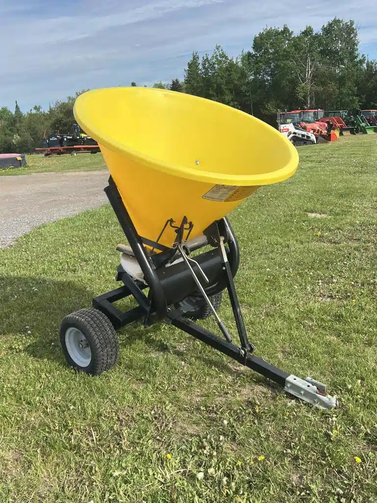 Gallery image 1 for 2024 Kubota PTS700 Spreader - Fertilizer
