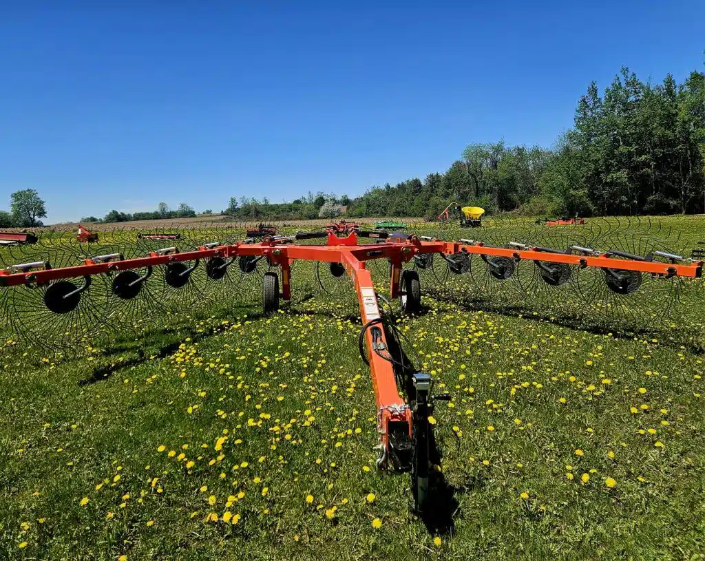 Photo de la Galerie 2 pour 2026 Kubota WR212CR râteau
