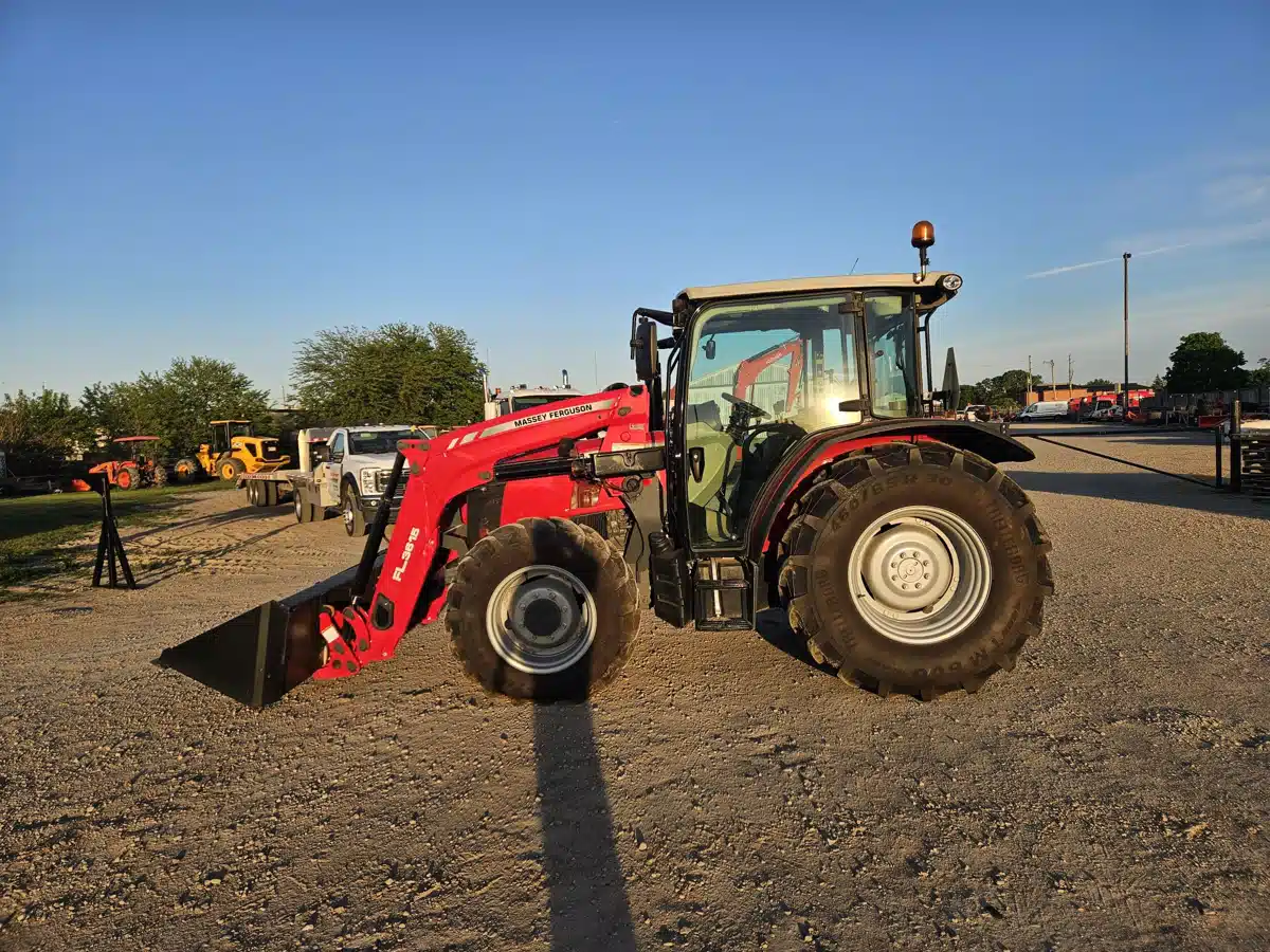 Photo de la Galerie 2 pour 2022 Massey Ferguson 4710 Tracteur
