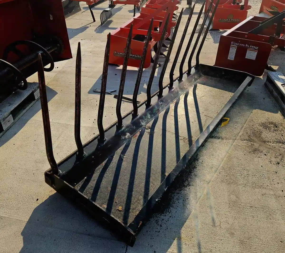 Gallery image 2 for 2016 HLA MFE84 Manure Fprk Manure Fork