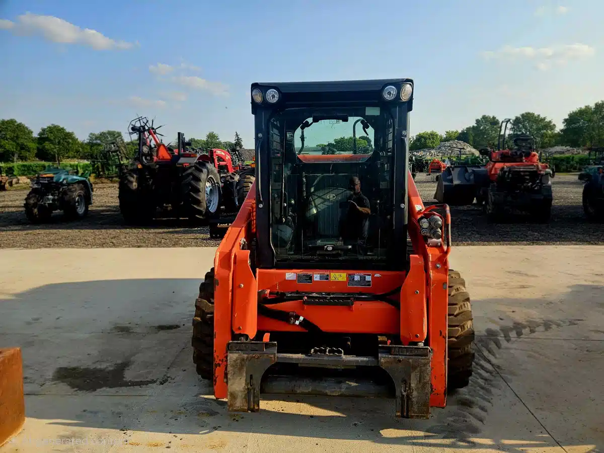 Photo de la Galerie 2 pour 2023 Kubota SSV75 chargeuse à direction à glissement