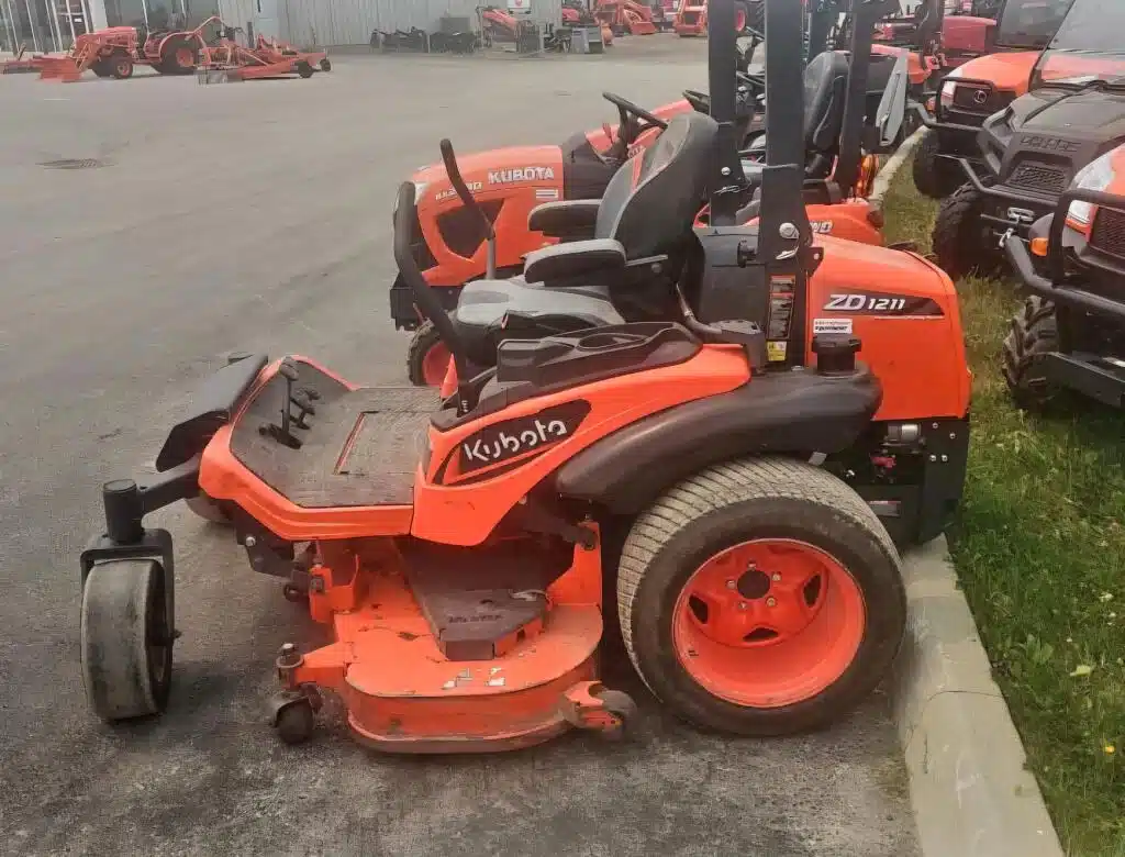 Photo de la Galerie 2 pour 2020 Kubota ZD1211 Tondeuse à rayon de braquage zéro