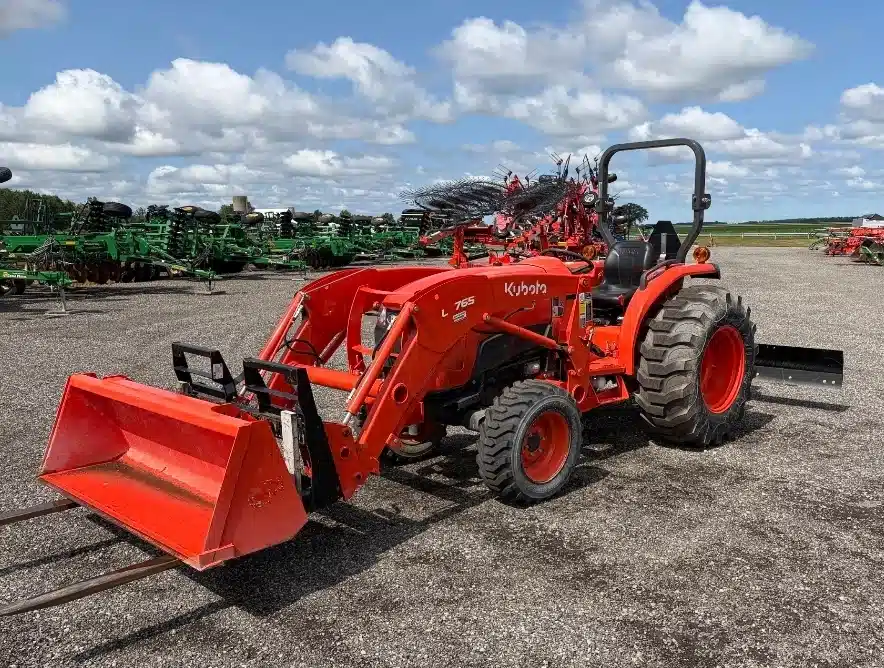 Gallery image 2 for 2023 Kubota L4701 Tractor