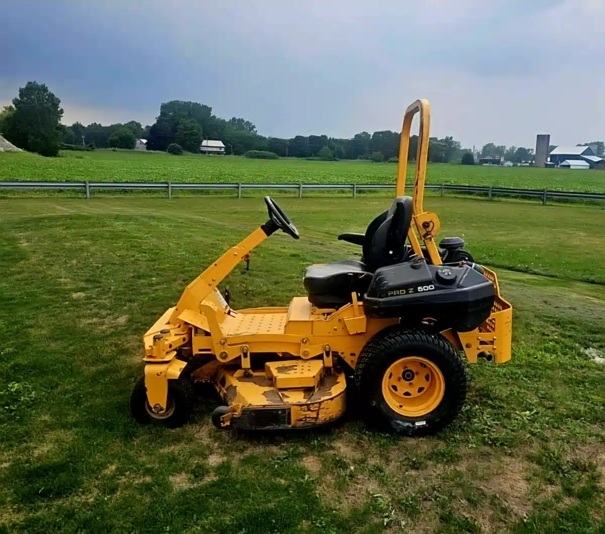 Photo de la Galerie 1 pour 2016 Cub Cadet Pro X500 Tondeuse à rayon de braquage zéro