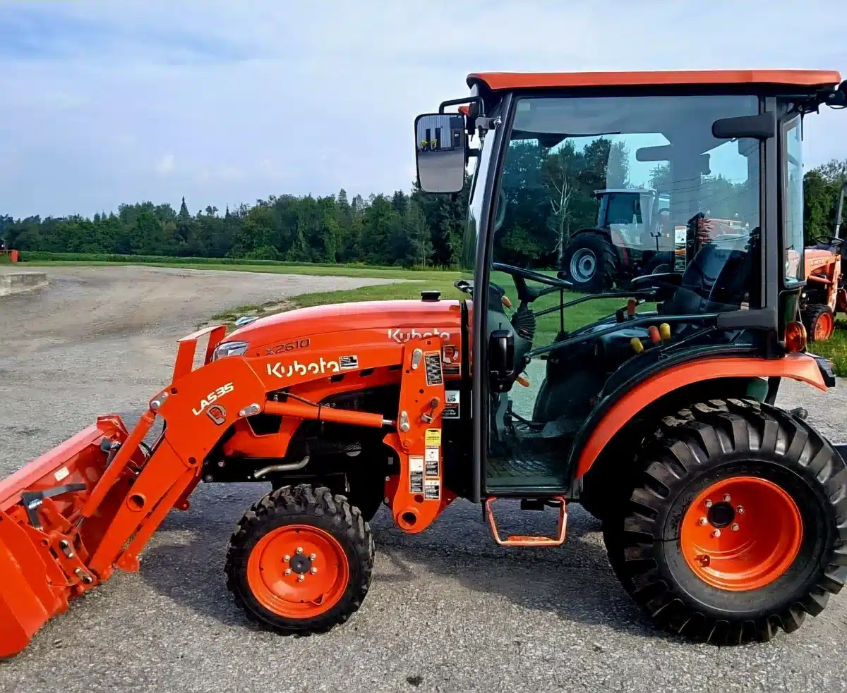Photo de la Galerie 1 pour 2021 Kubota LX2610 Tracteur