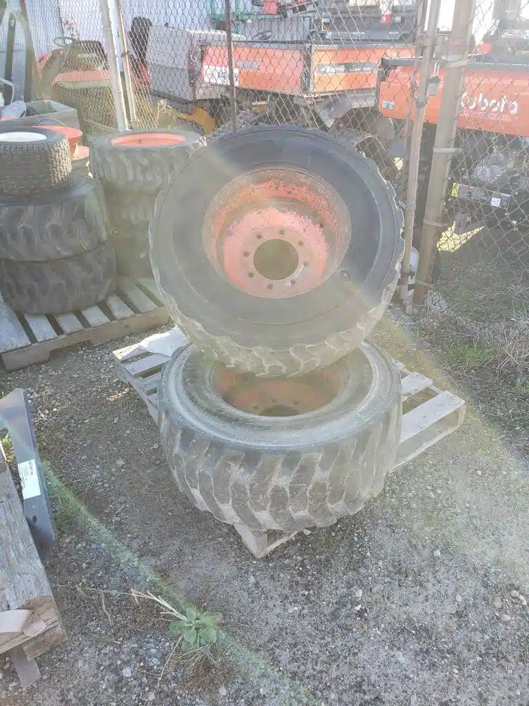 Gallery image 2 for 2020 Titan 8 Bolt, 3" center to center hole Tires