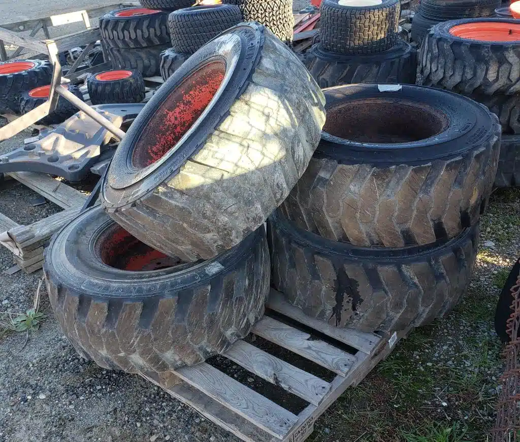 Gallery image 1 for 2020 Titan 8 Bolt, 3" center to center hole Tires