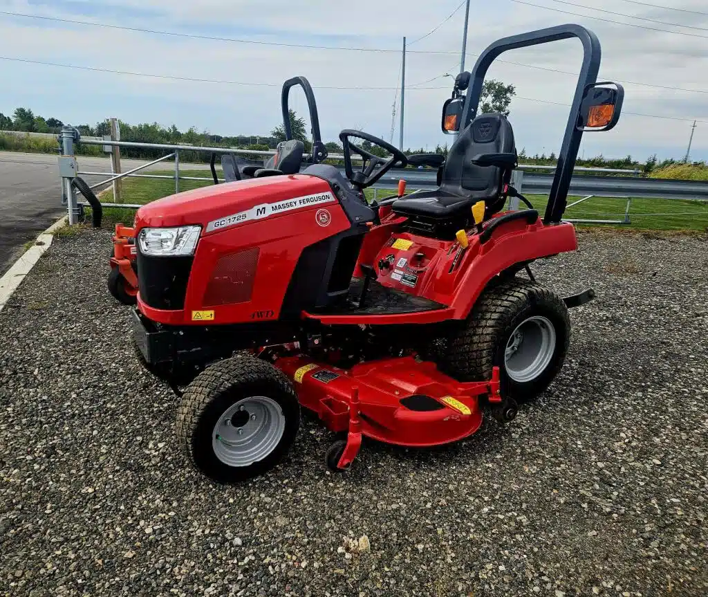 Photo de la Galerie 2 pour 2021 Massey Ferguson GC 1725 Tracteur