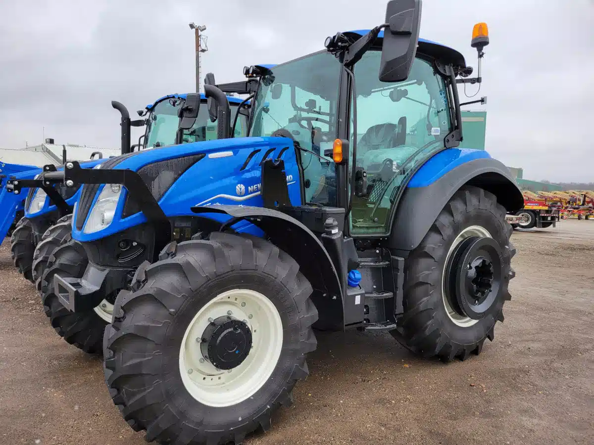Gallery image 1 for New 2023 New Holland T5.130 Tractor