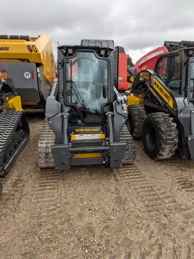 Gallery image 1 for New 2024 New Holland C330 Skid Steer