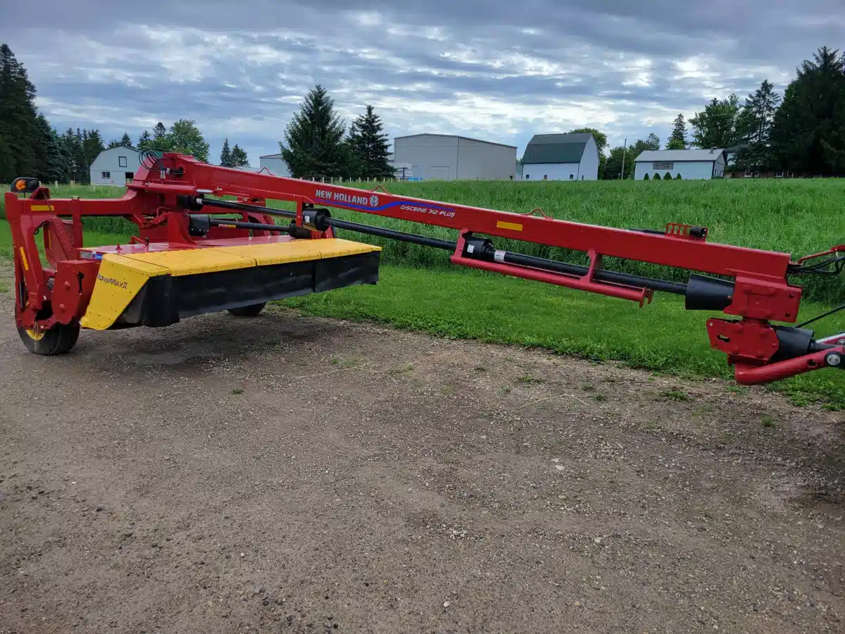 Gallery image 1 for New 2024 New Holland 312R Plus Mower Conditioner