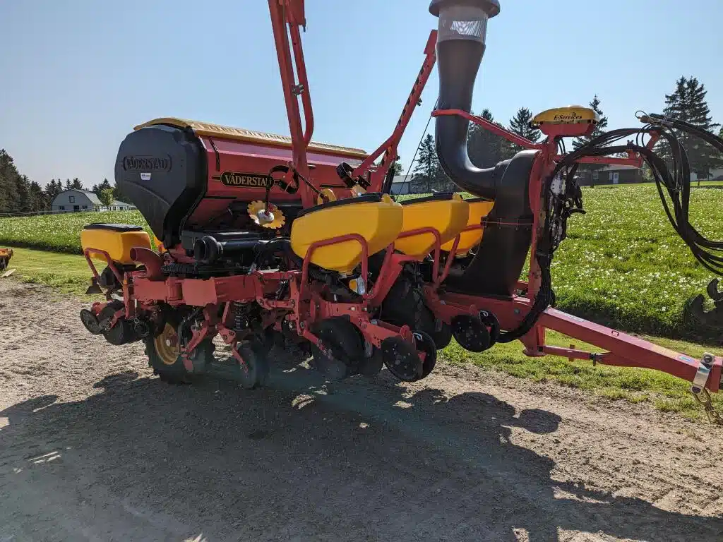Gallery image 1 for New 2023 Väderstad Tempo F-8 Planter