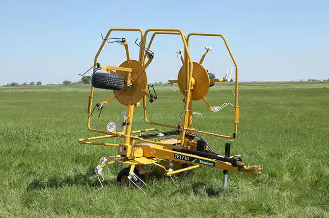 Gallery image 1 for New 2025 Vermeer TE1710 Tedder Rake