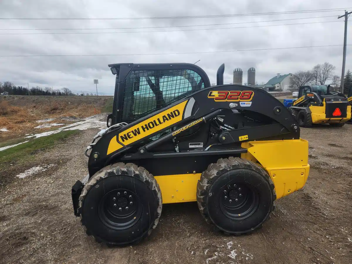 Gallery image 2 for New 2024 New Holland L328 Skid Steer