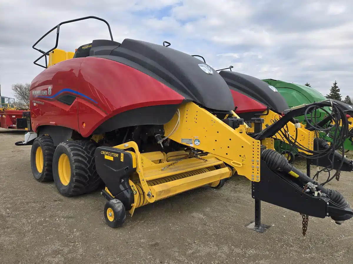 Gallery image 1 for Used 2023 New Holland BIG BALER 330R PLUS Square Baler - Large