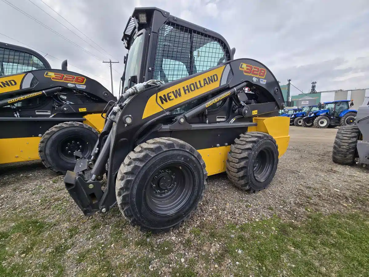 Gallery image 1 for New 2025 New Holland L328 Skid Steer
