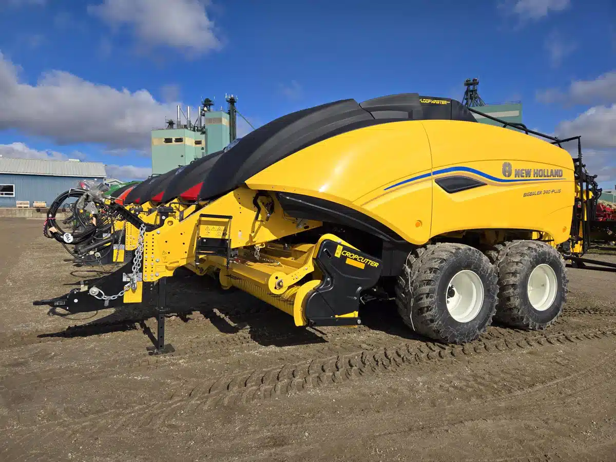 Gallery image 1 for New 2025 New Holland BIG BALER 340R PLUS Square Baler - Large