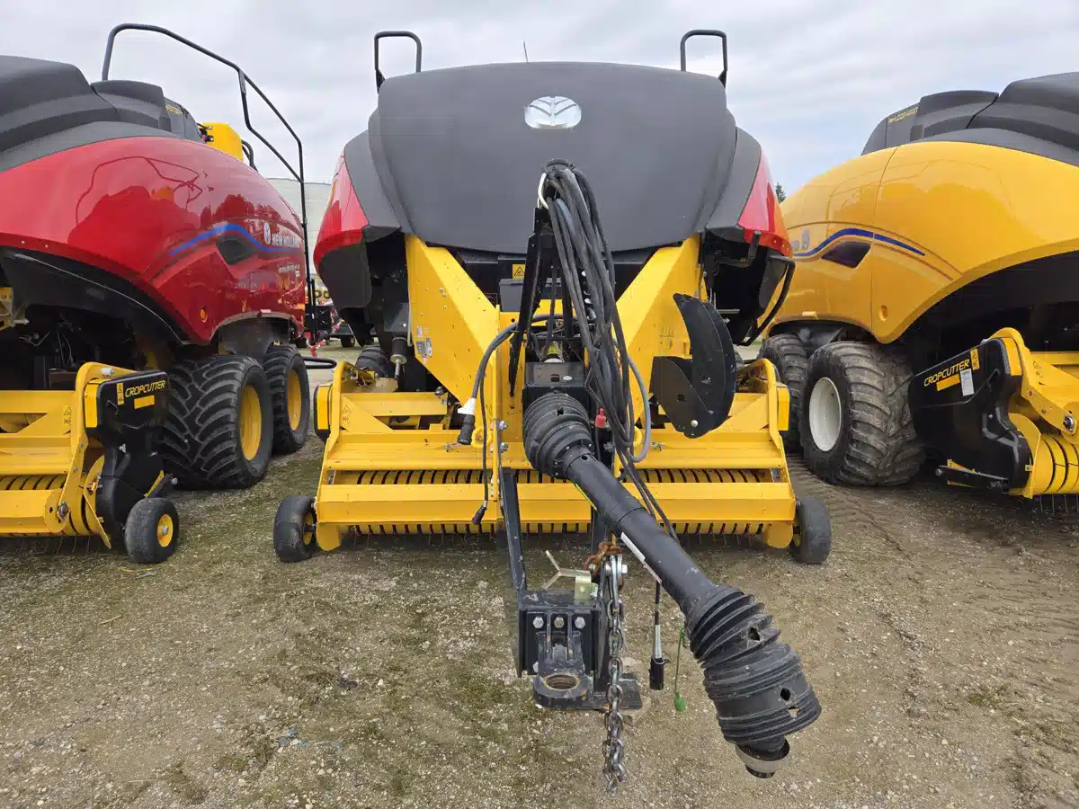 Gallery image 2 for Used 2023 New Holland BIG BALER 340 Square Baler - Large