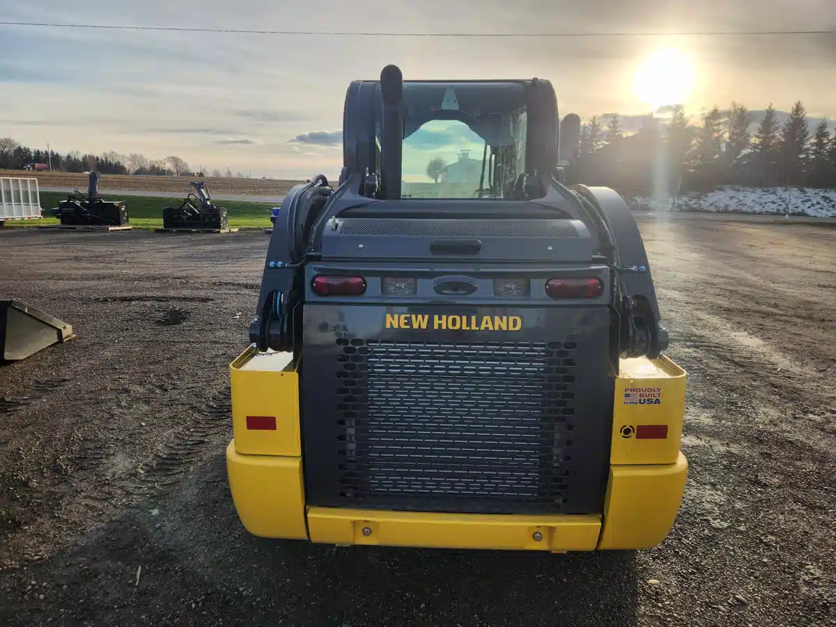 Gallery image 2 for New 2025 L320 Skid Steer