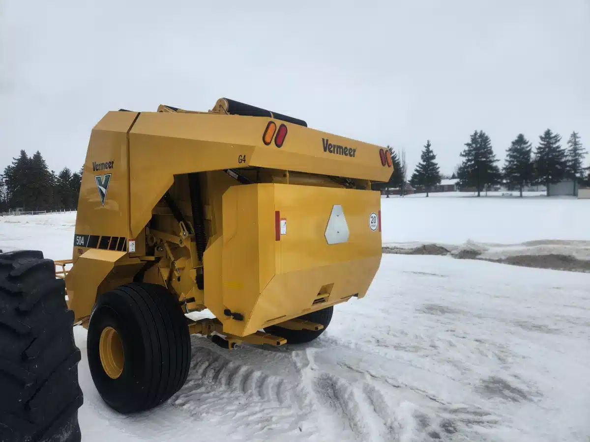 Gallery image 2 for New 2026 Vermeer 504 Pro G4 Round Baler
