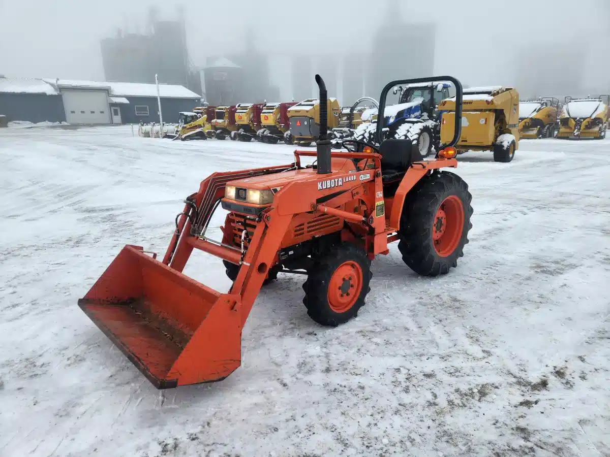 Gallery image 2 for 1986 Kubota L2550 Tractor Loader