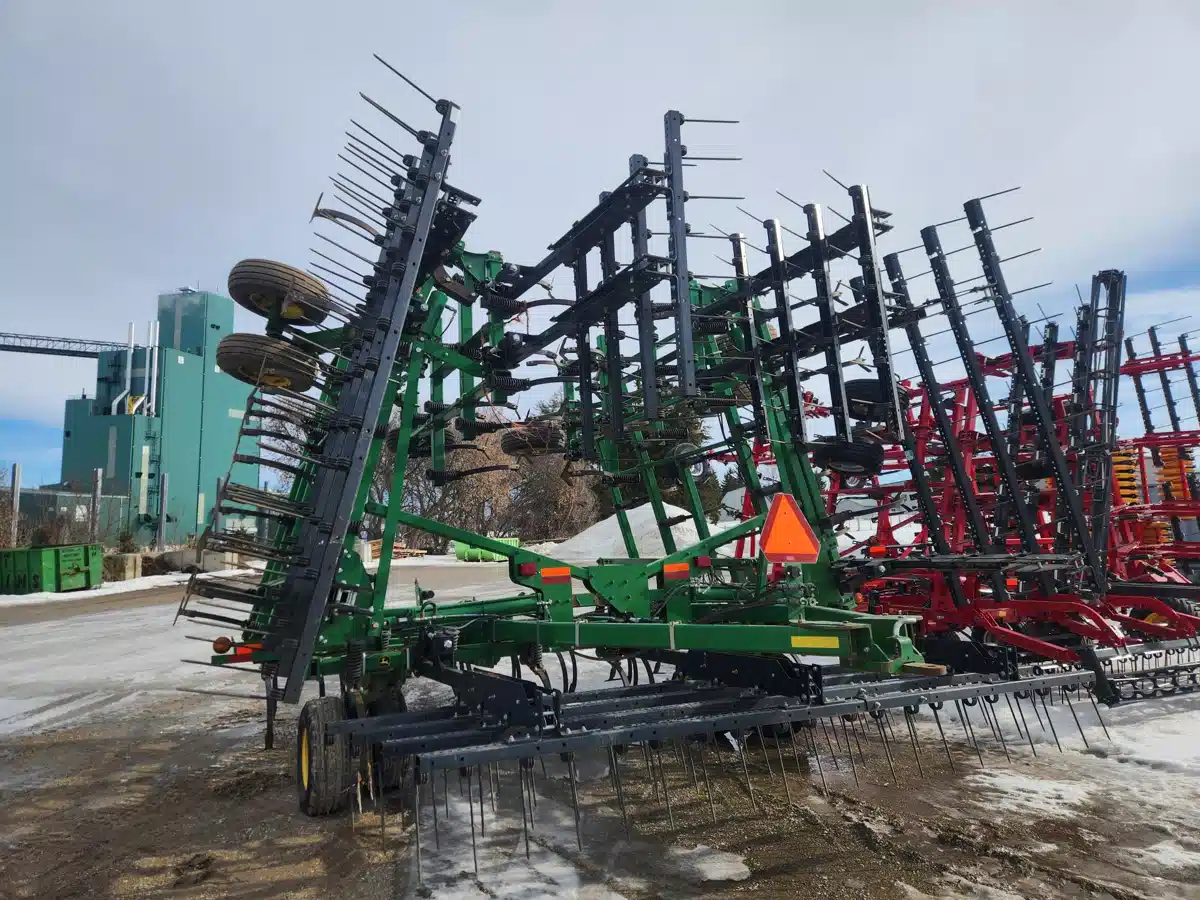 Gallery image 2 for 2014 John Deere 2210 Cultivator