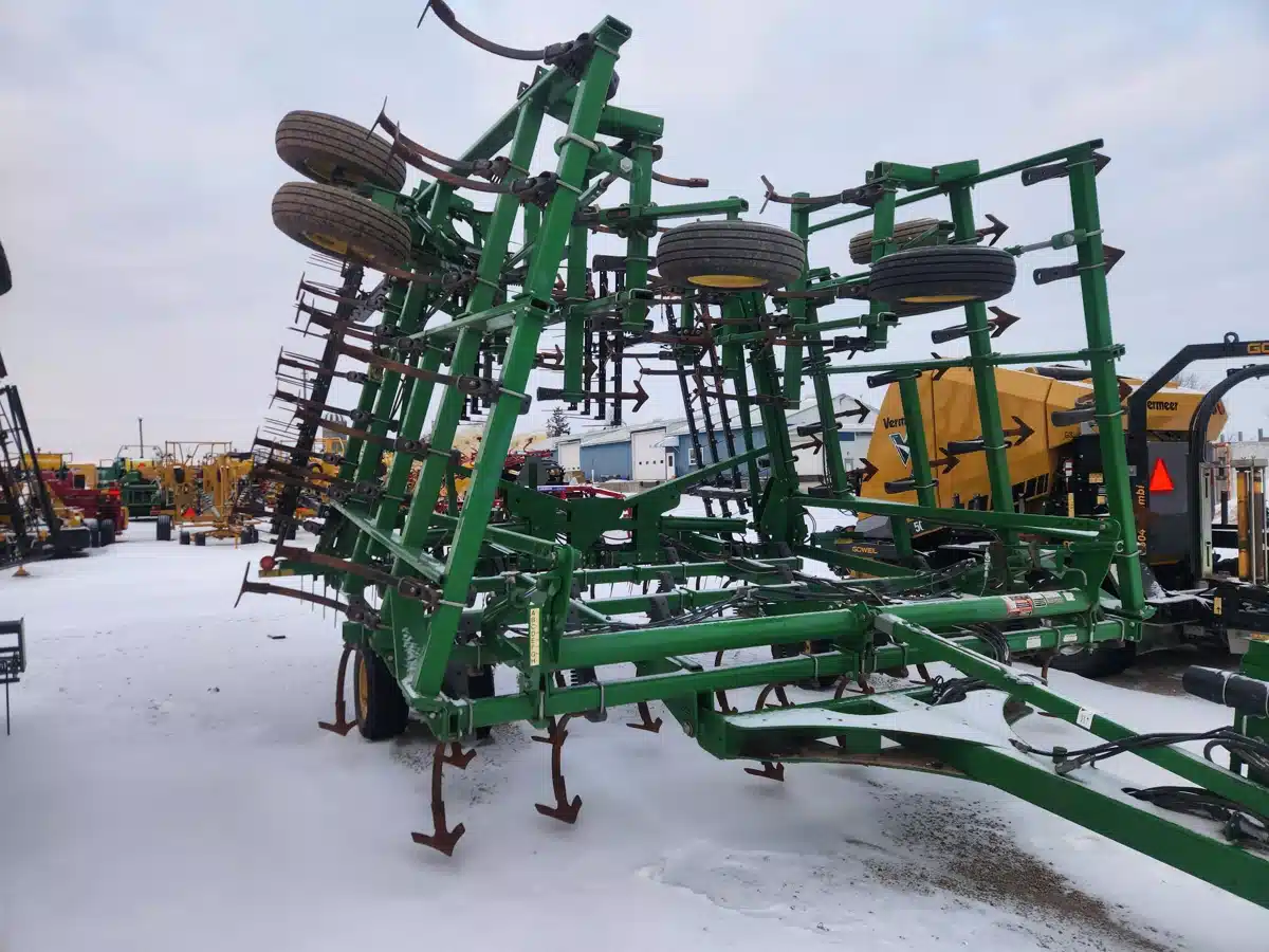 Gallery image 1 for 2014 John Deere 2210 Cultivator