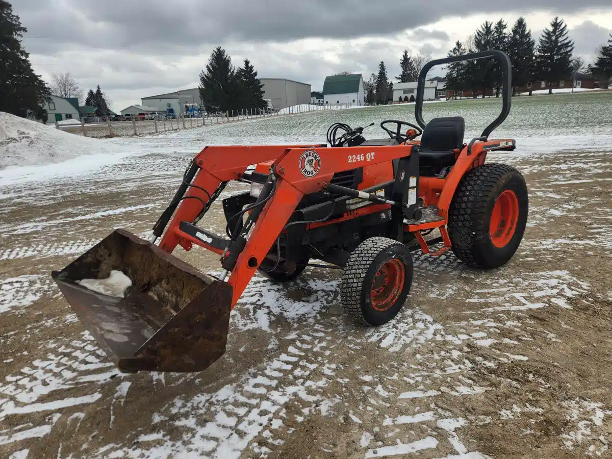 Gallery image 1 for 2000 Kubota L3010 Tractor